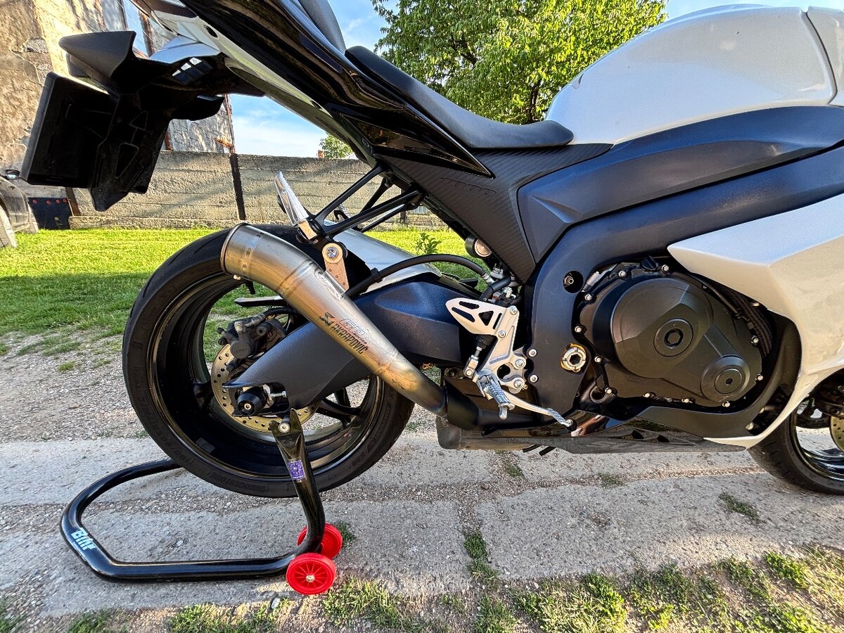 Suzuki GSXR1000 - 3
