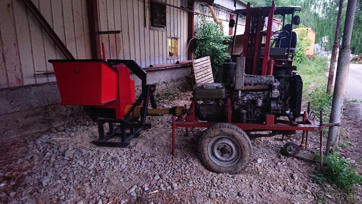 Špalíkovač , štiepkovač za traktor do 16cm - 3