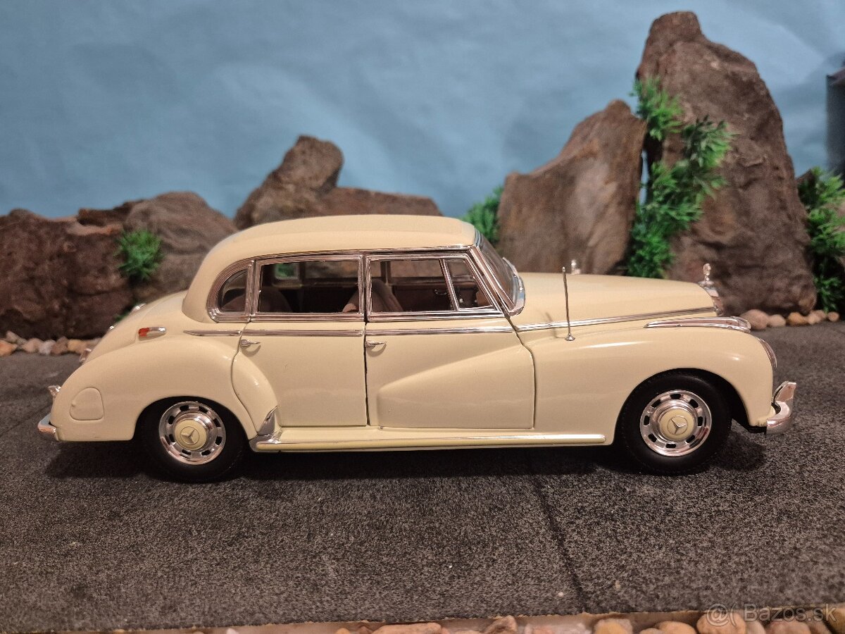 prodám model 1:18 mercedes benz 300C - 3