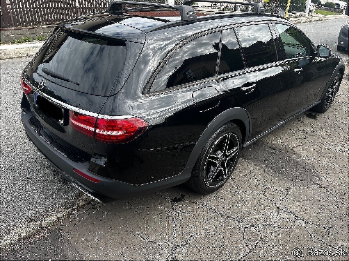 Mercedes-Benz E 220d 4MATIC All-Terrain AMG - 3
