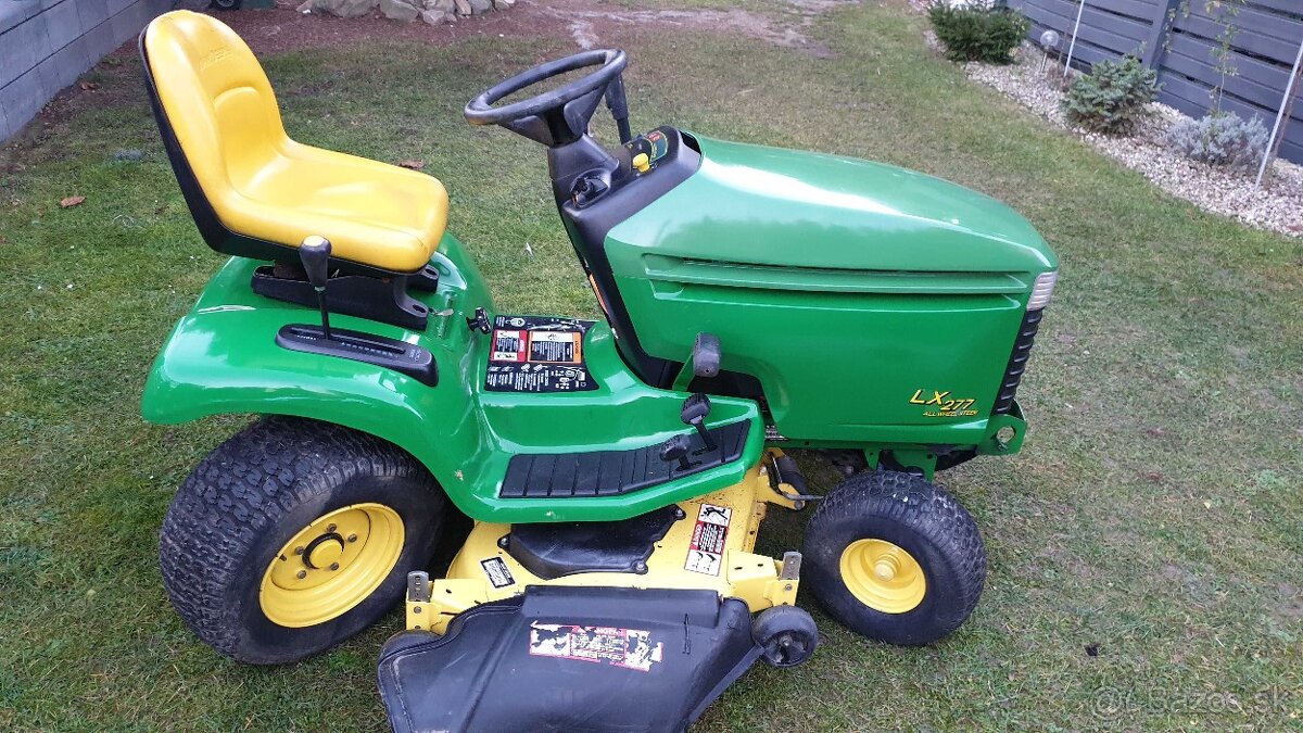 John Deere LX277 - 3