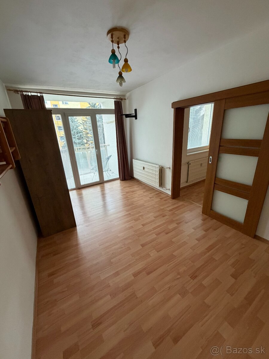Prenájom 4- izbový byt - 3