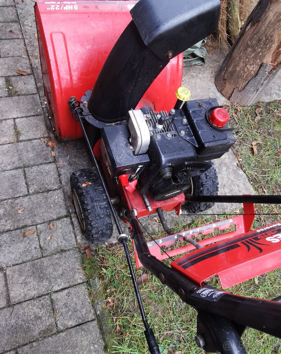 Predám snežnú frézu Yard Machines 5 HP - 3