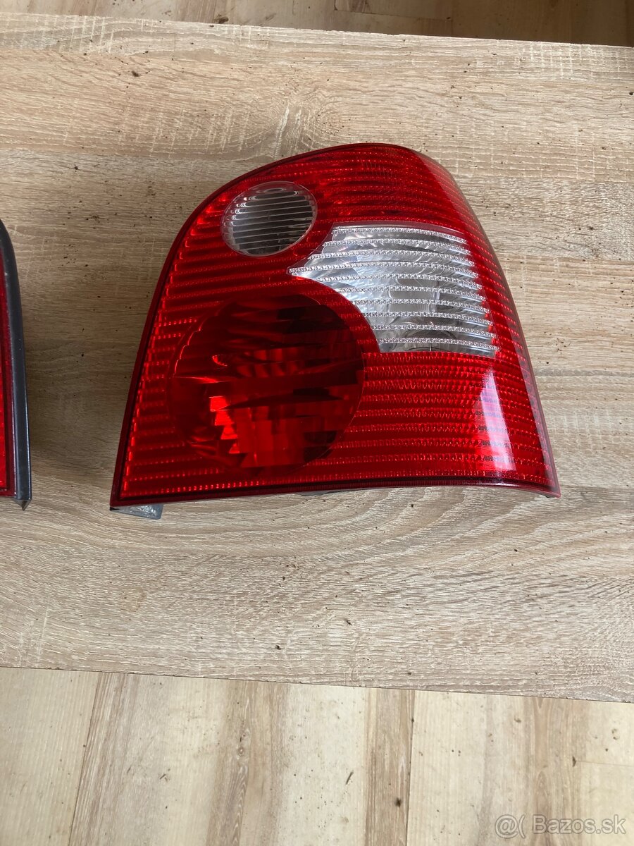 Predám zadné svetla na Polo 9n - 3