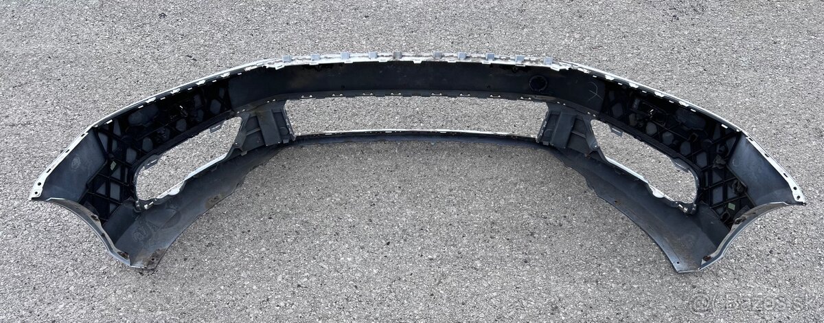 VW Passat B7 predný nárazník 3AA807221 - 3