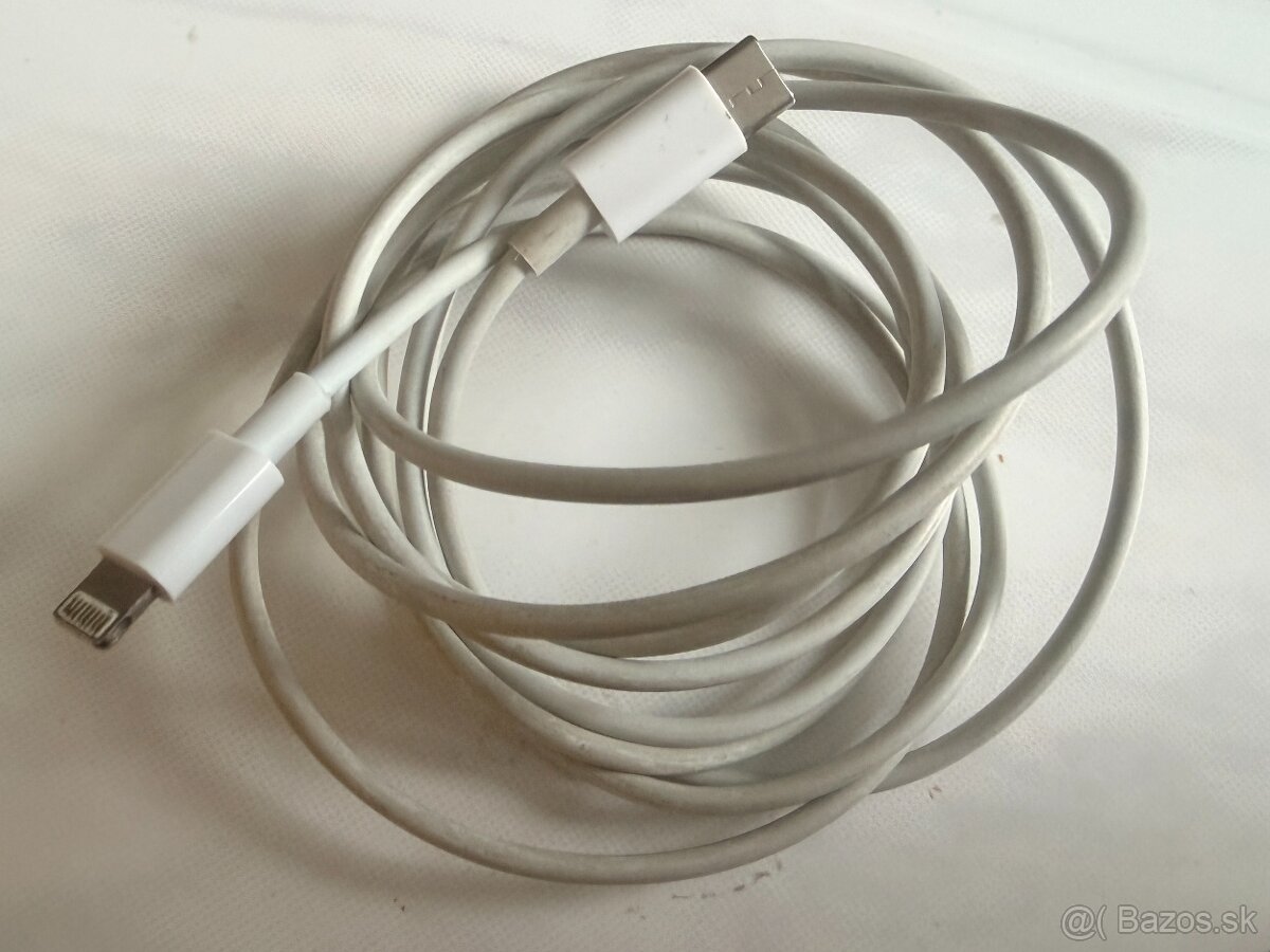 Kryty, powerbanka a nabíjací kábel na iPhone 13 PRO MAX - 3