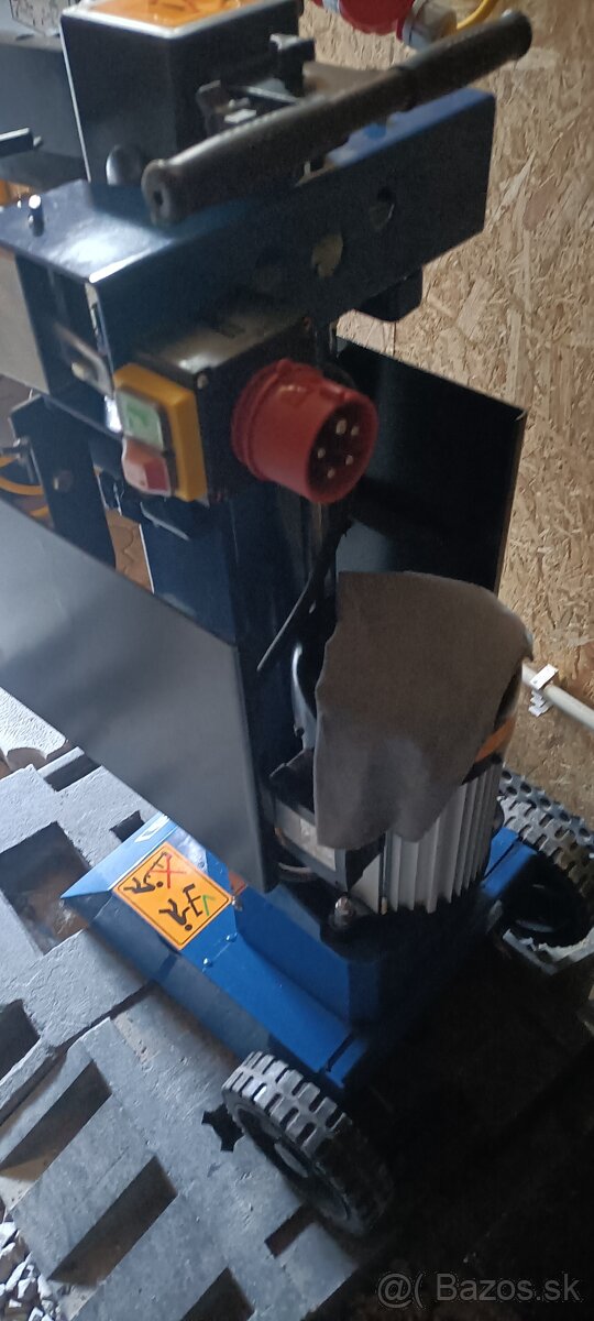 Štiepačka dreva - 3