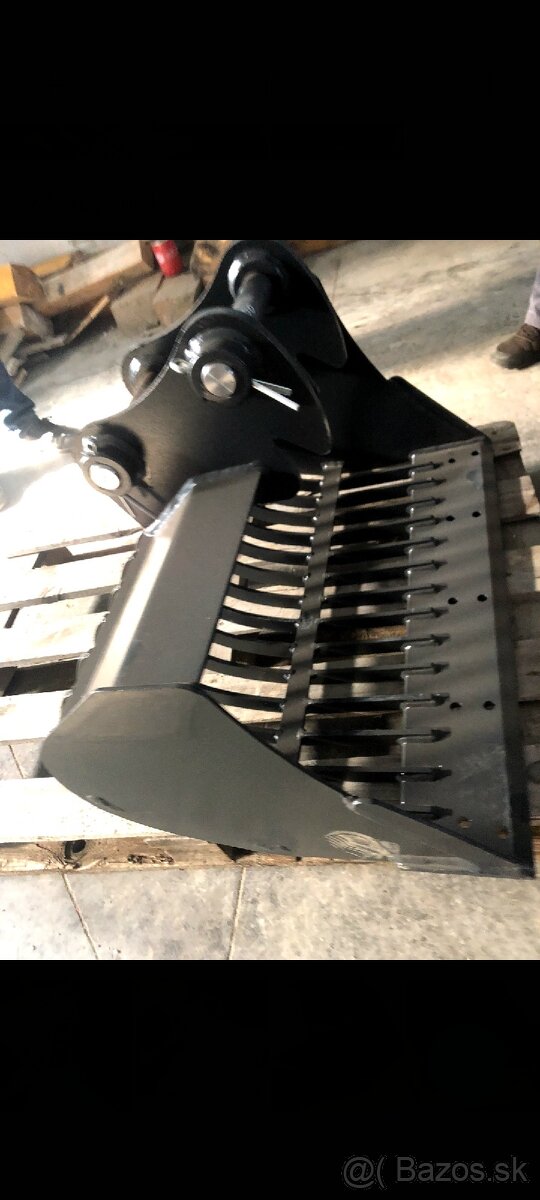 Predám preosievaciu lyzicu CAT JCB KOMATSU - 3