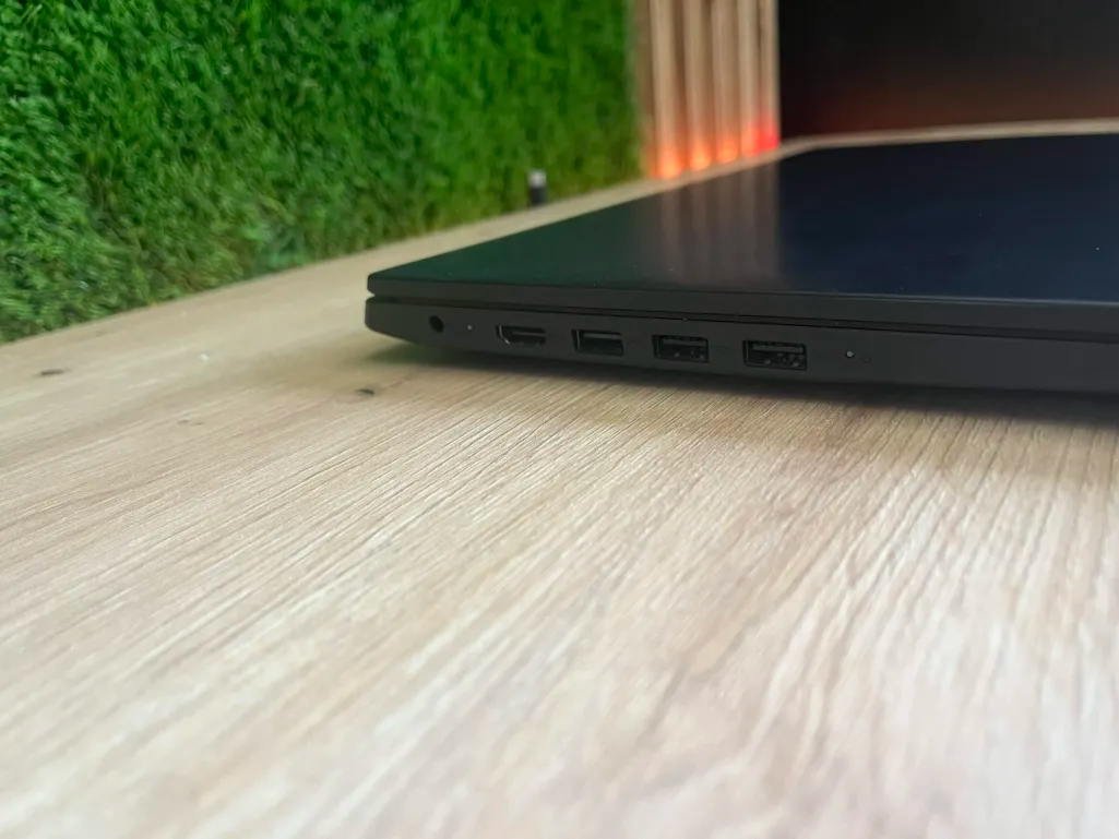 Lenovo notebook - 3