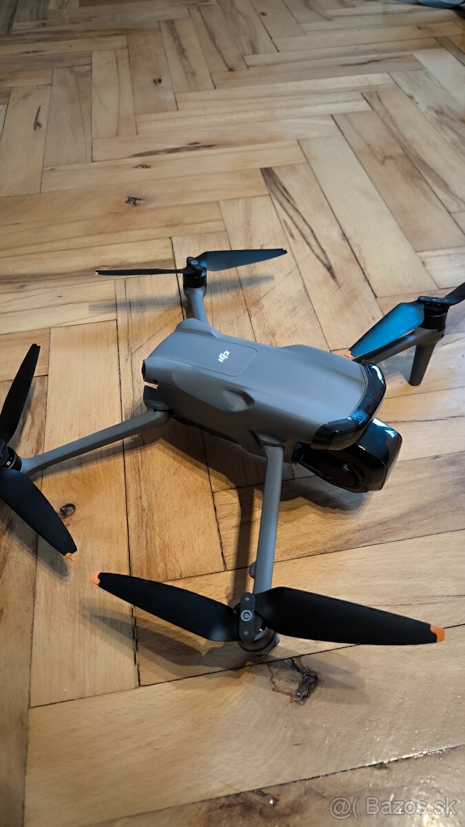 DJI AIR 3 Fly More Combo - 3