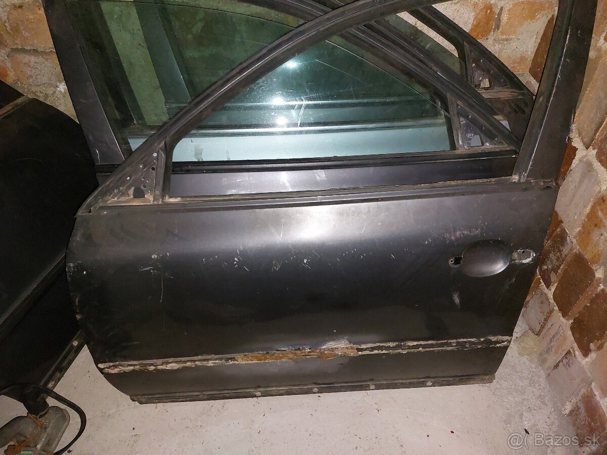 dvere Superb I šedé - 3