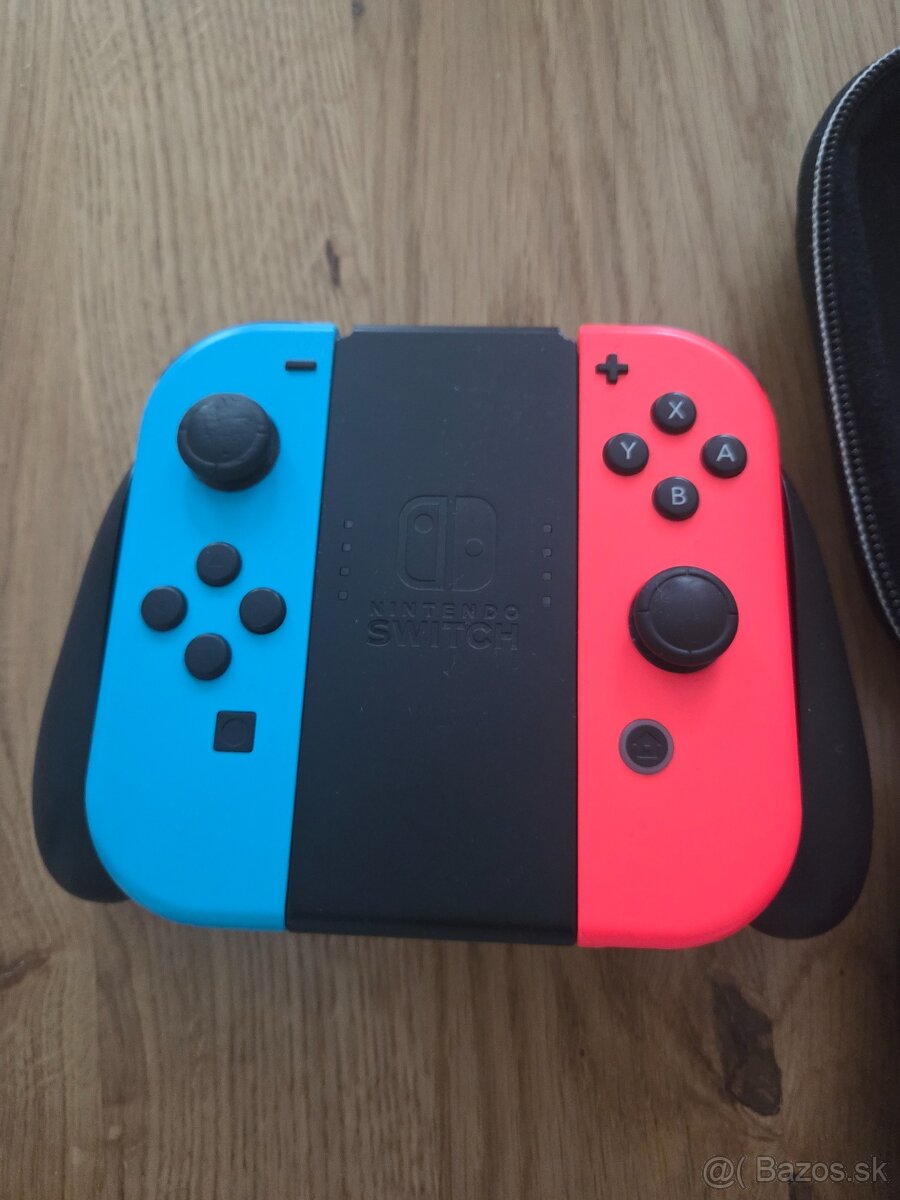 Predám Nintendo Switch s dvoma hrami - 3