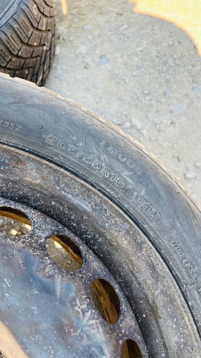 Predám 5 ks plechových diskov + VW 4x puklice - 3