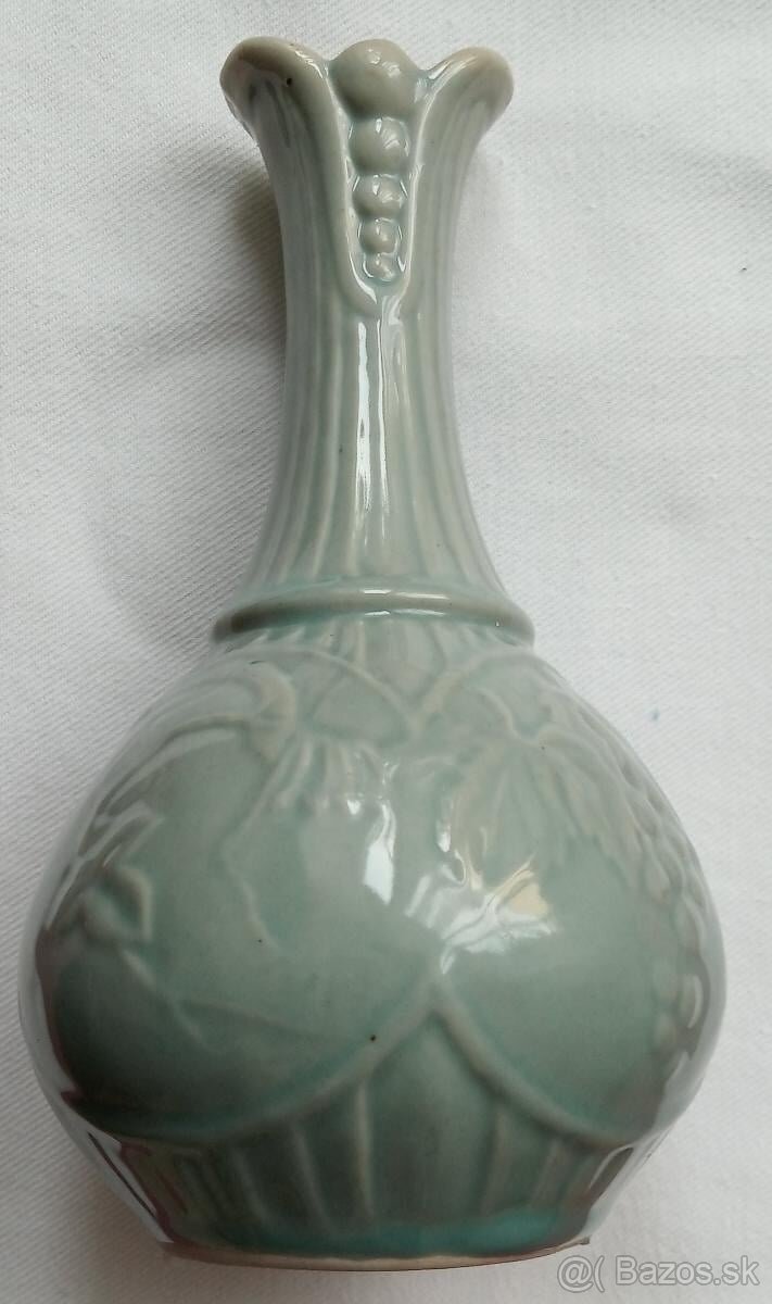zelená váza, značeno DPRK (Severná Korea
zelená vá - 3