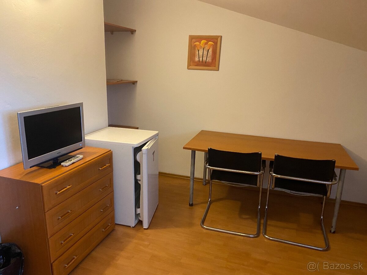 Izba so sociálnym zariadením v Stupave - 3