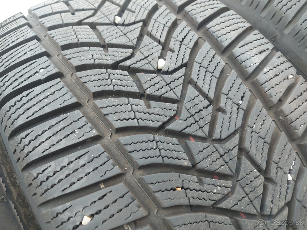 235/55R17 DUNLOP ZIMME PNEUMATIKY - 3