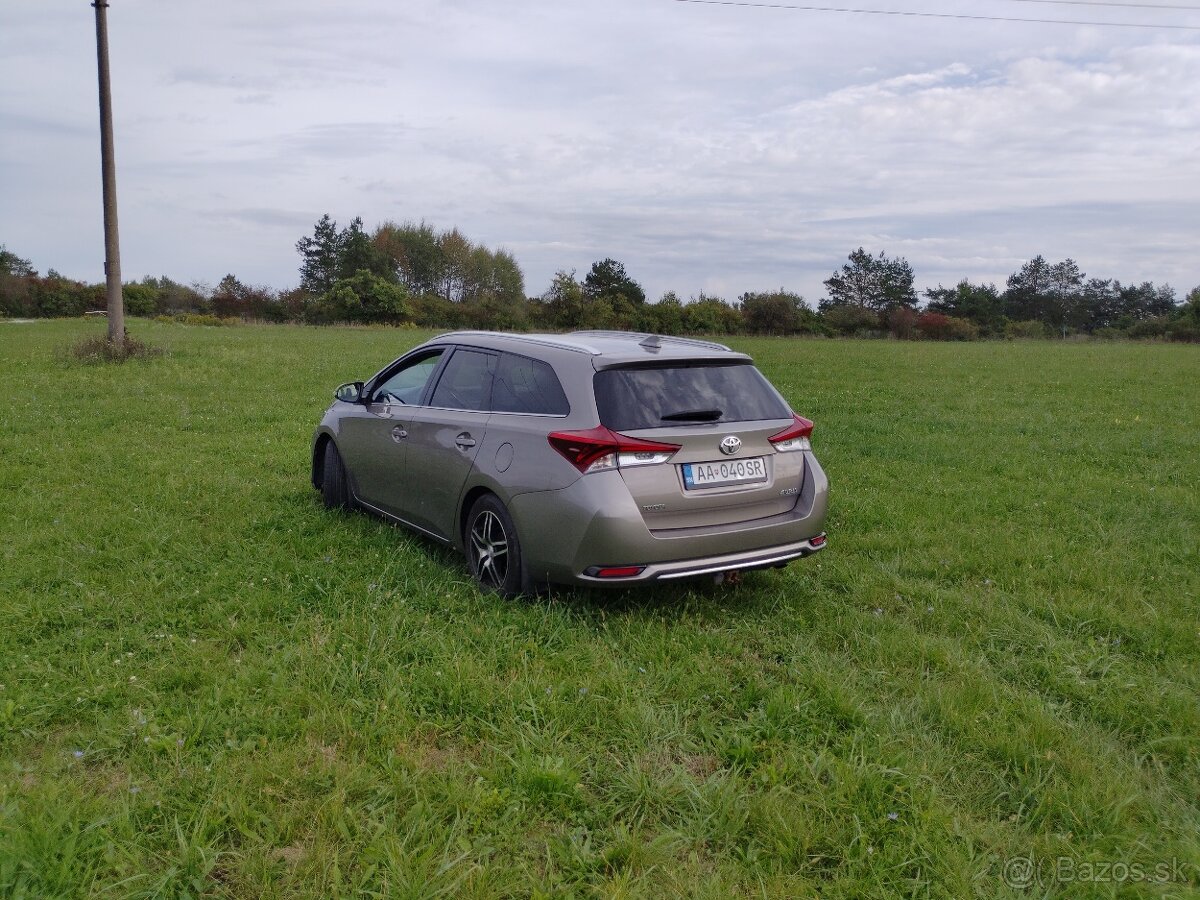 Toyota Auris Sport Touring - 3