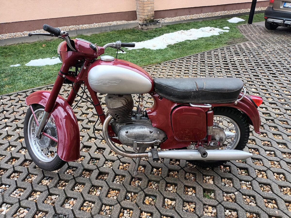 Jawa 250 - 3