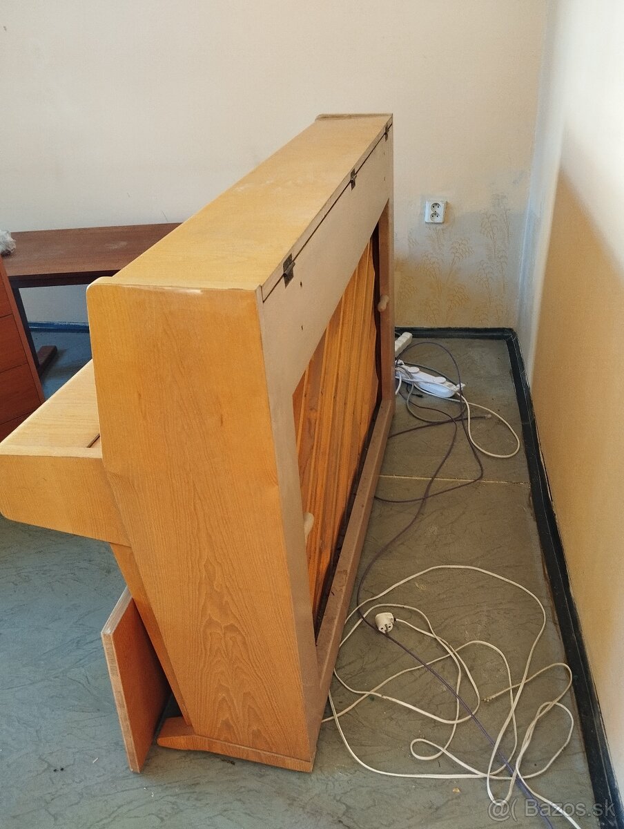 Klavír Forester - 3