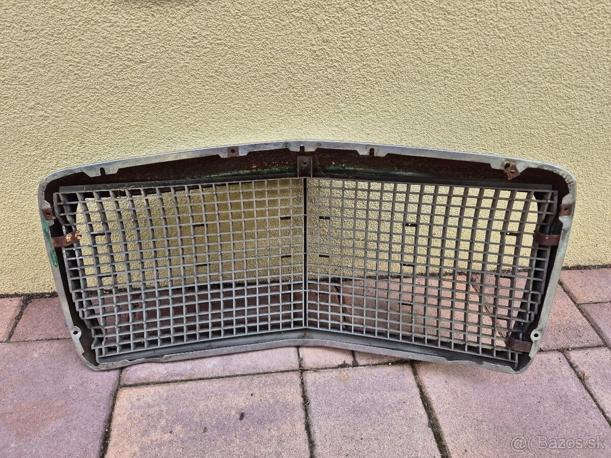 Mercedes W115 maska - 3