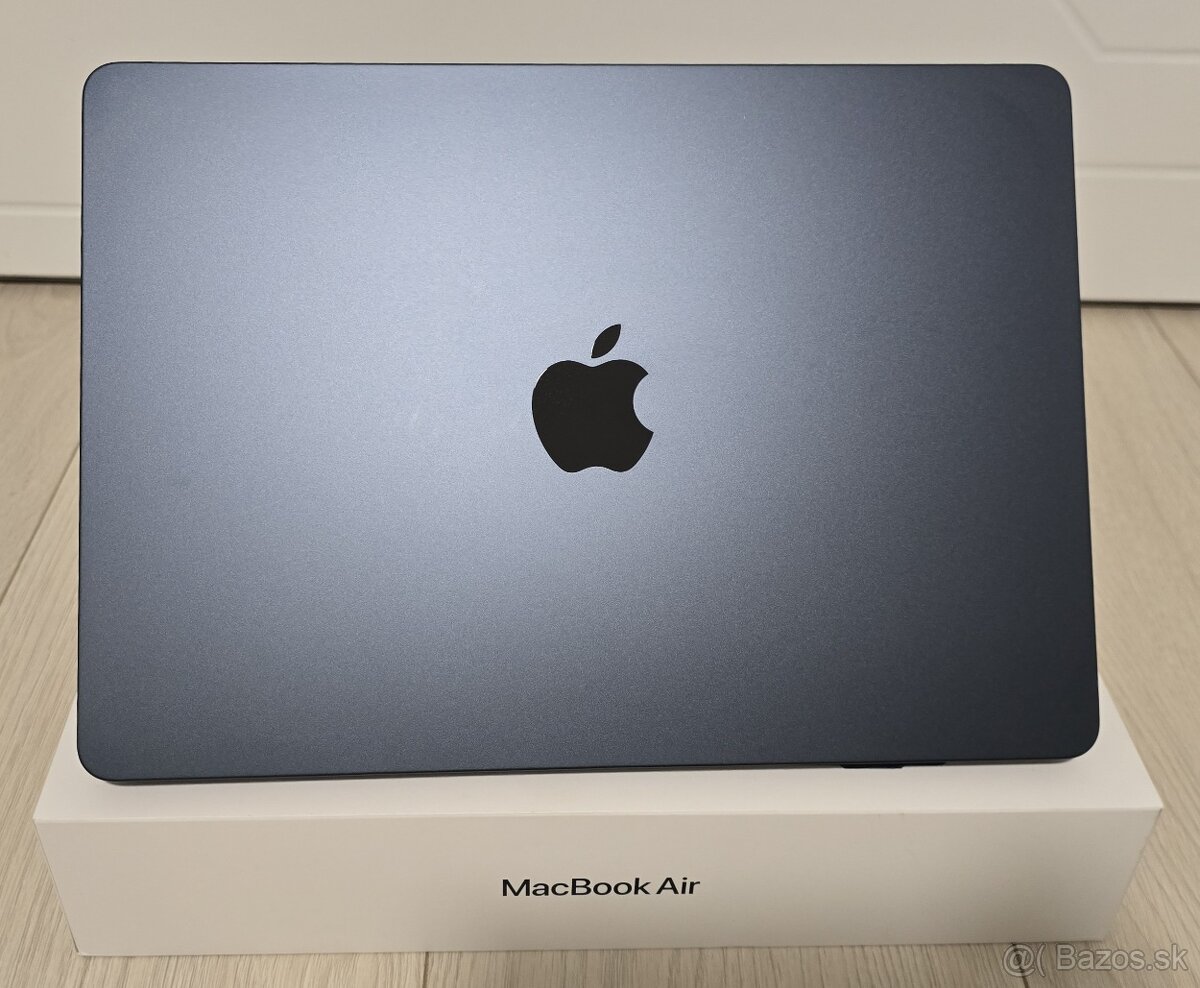 Apple MacBook Air 13,6" M3, 8C CPU/10C GPU/16GB/512GB - 3