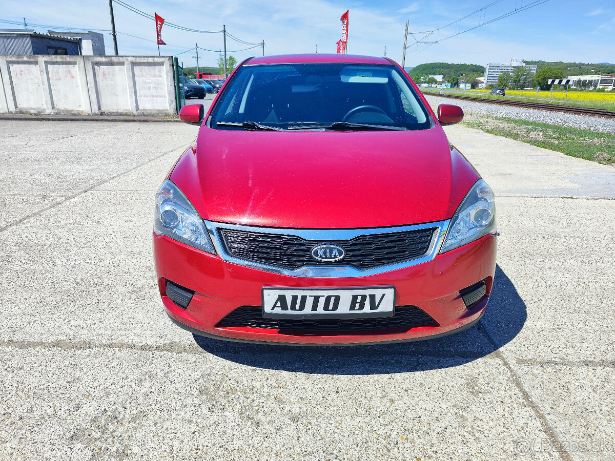 Kia Cee´d 1.6 CRDi VGT LX ISG - 3