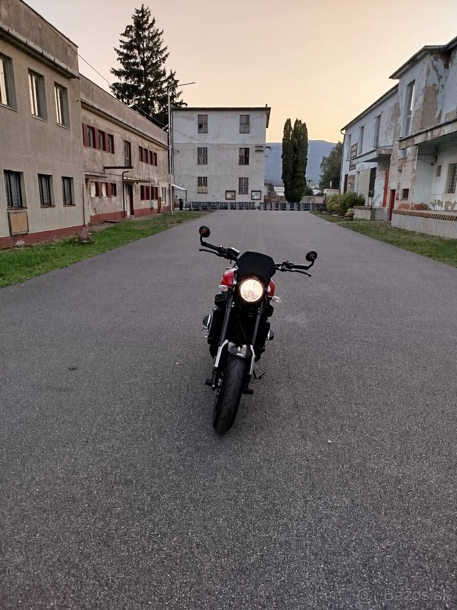 Yamaha xsr 900 - 3