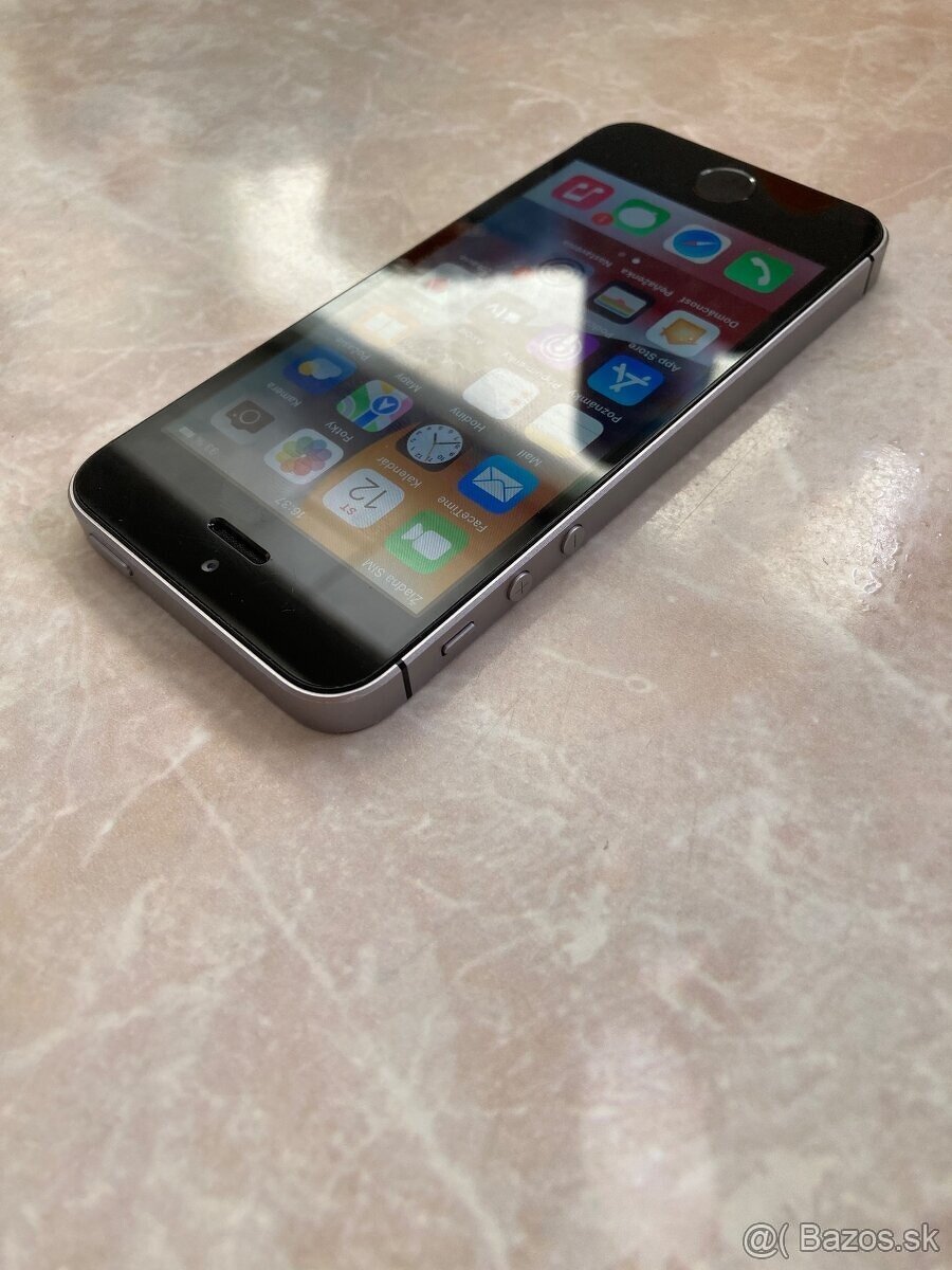 iPhone SE 1.gen 2016 / 32GB Space Gray Super stav - 3