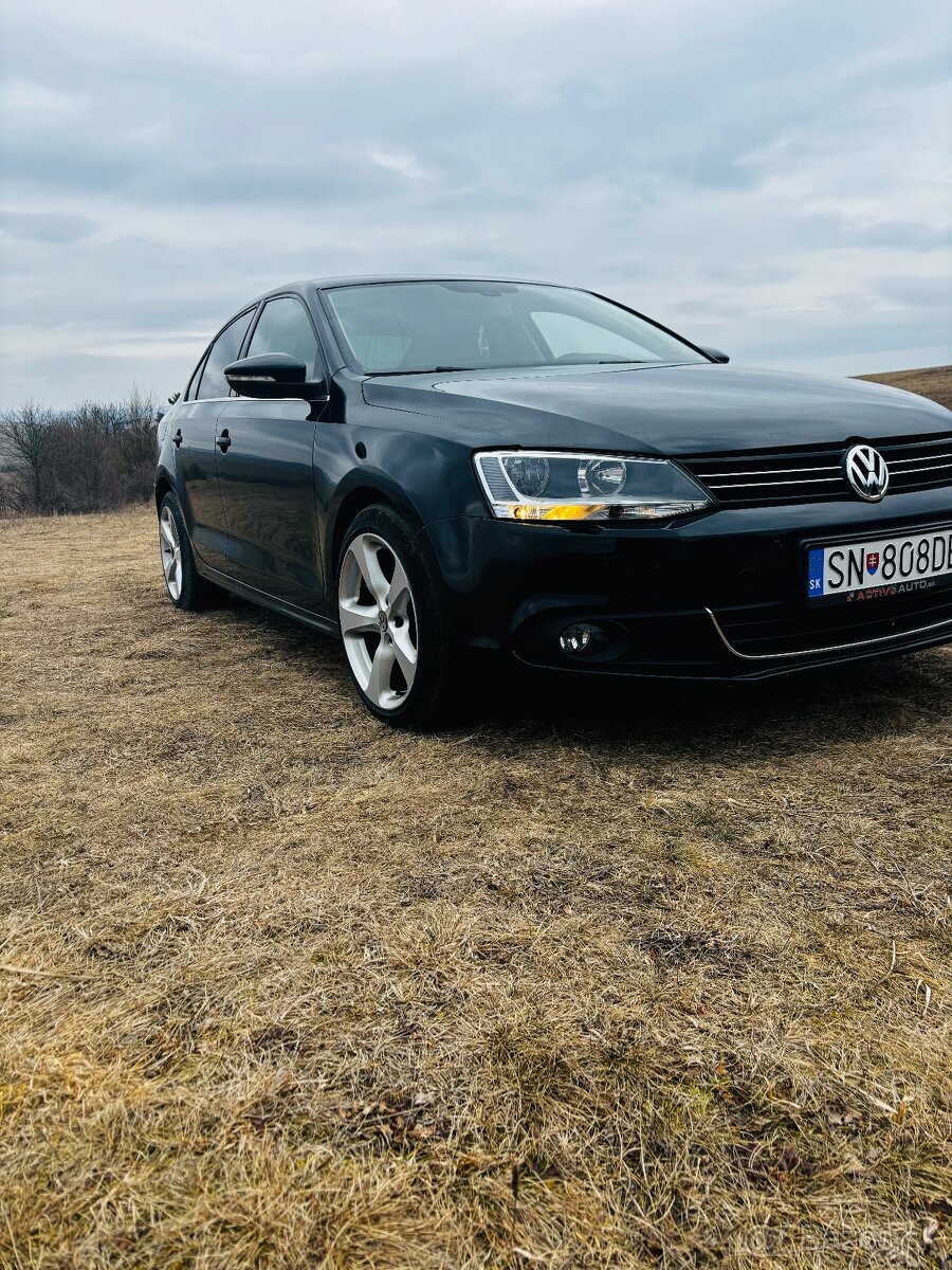 Volkswagen Jetta - 3