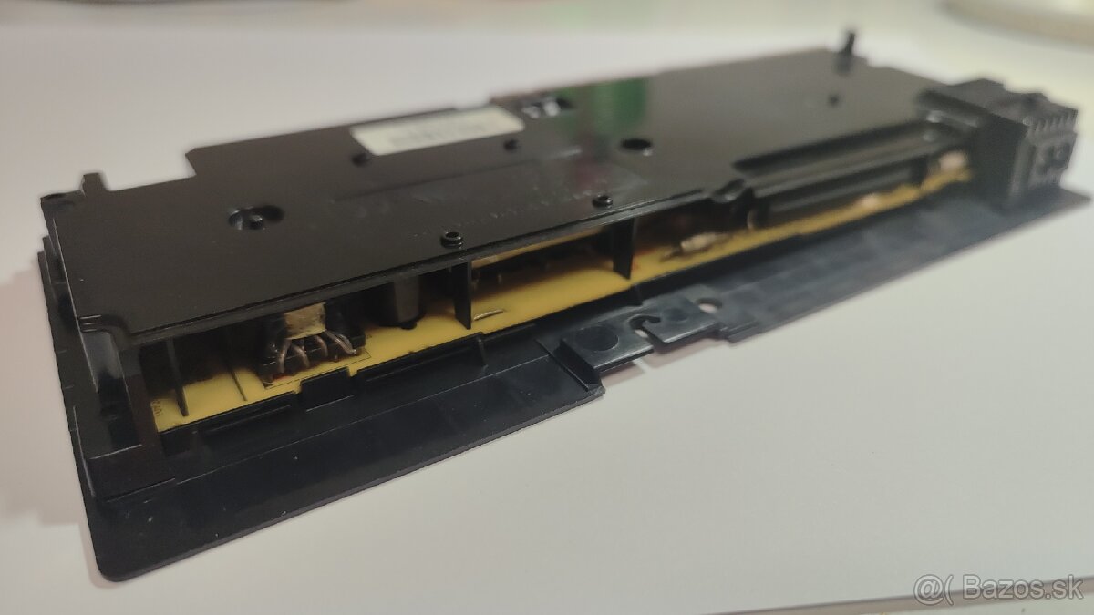 PlayStation PS4 Slim - náhradné diely - 3