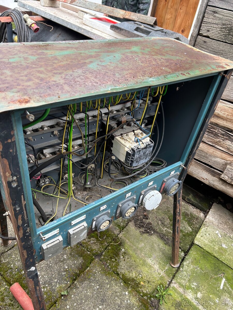 Stavebný rozvádzač - 3