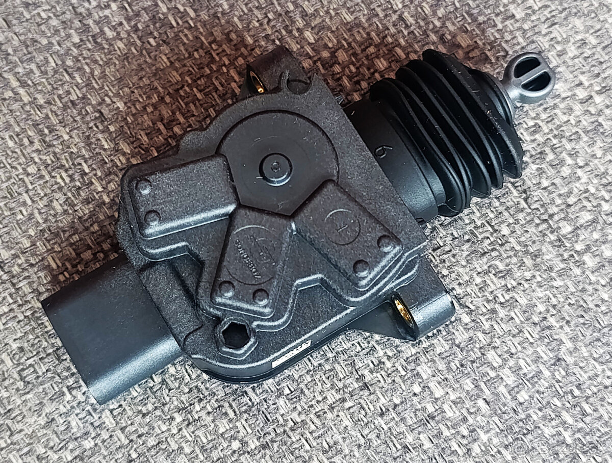 nastavovací motorček klapky chladiča AGR na BMW - 3