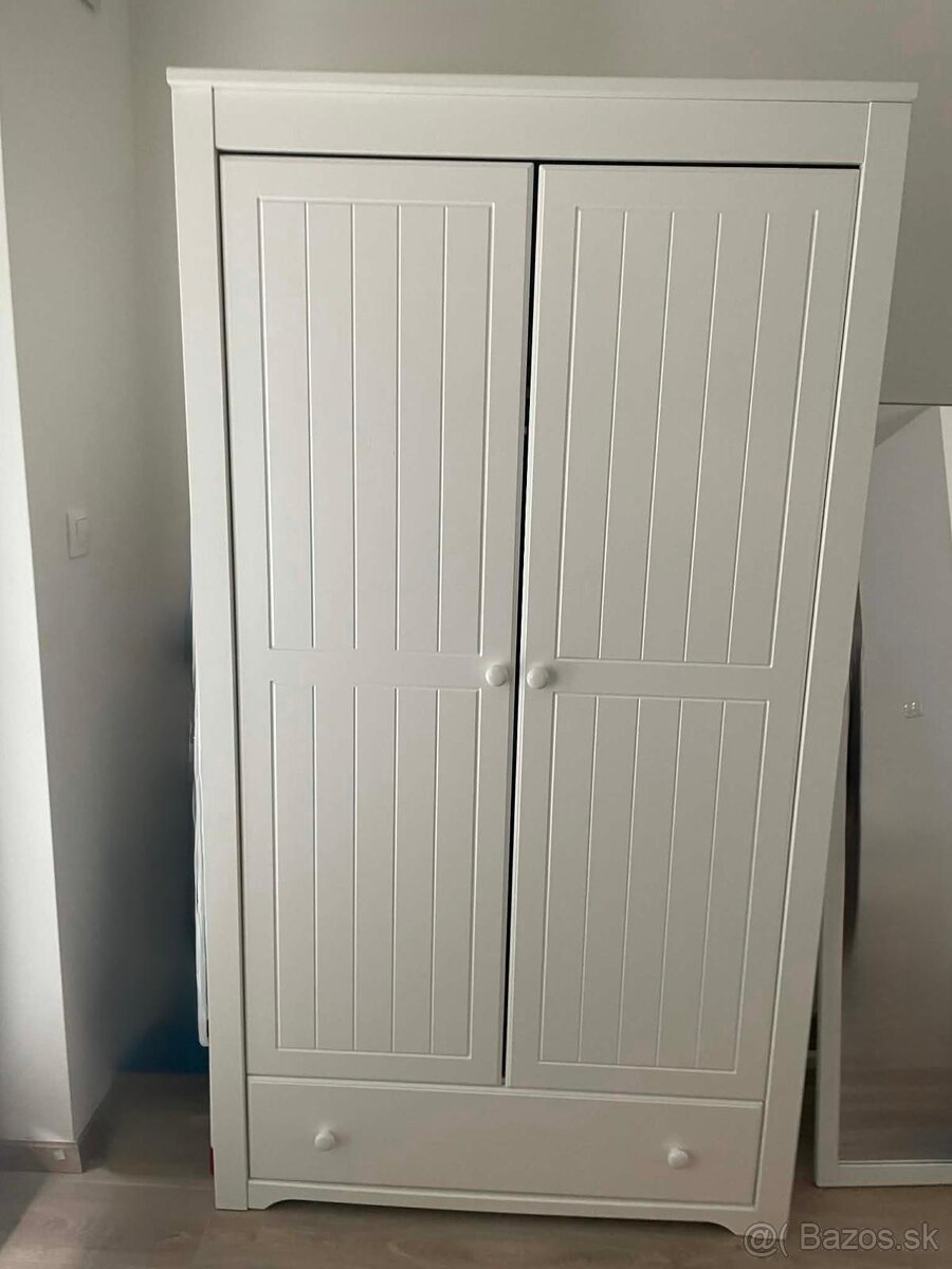 Predám rozkladací gauč a skriňu - 3