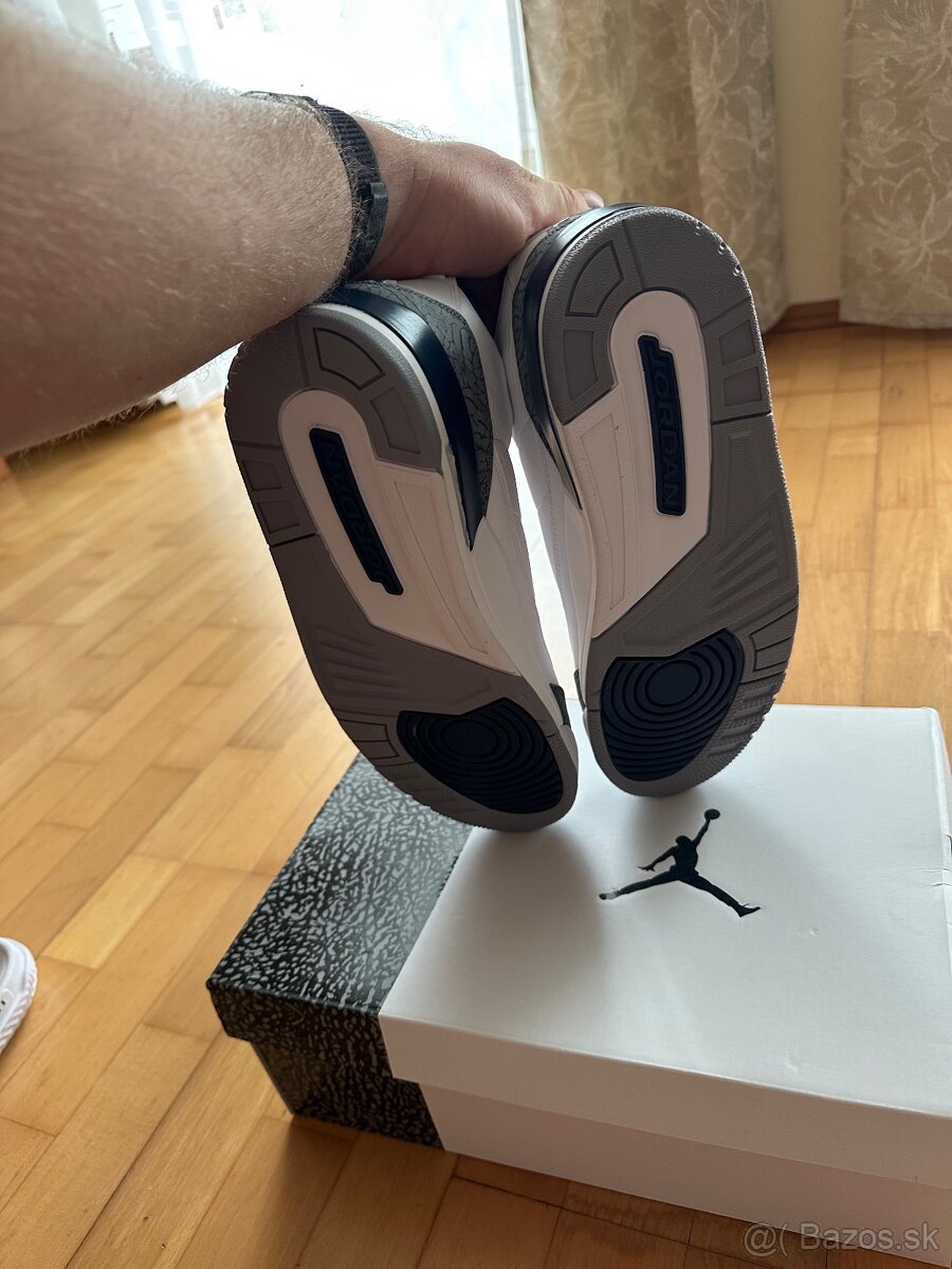 Jordan 3 Retro “Midnight Navy” - 3