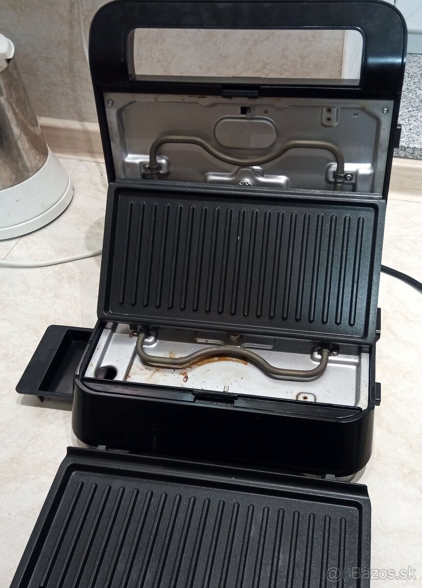 Delonghi grill s vyberatelnymi platnickami - 3