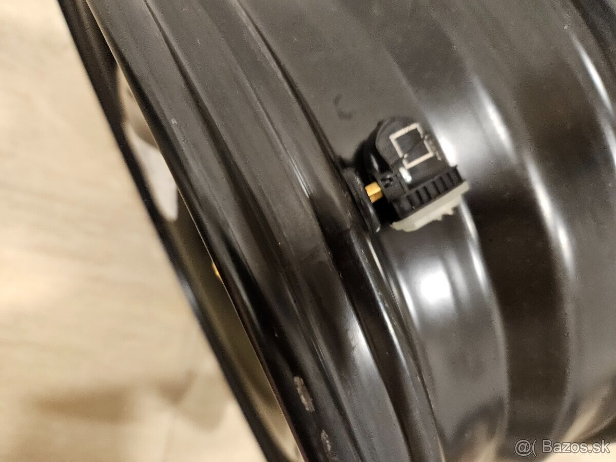 Nové, originálne plechové disky + senzory FORD - 4x108 R15 - 3