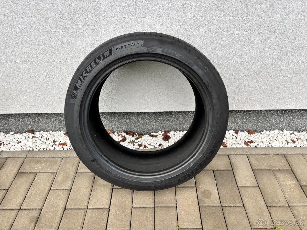 235/45 R18 Michelin - 3