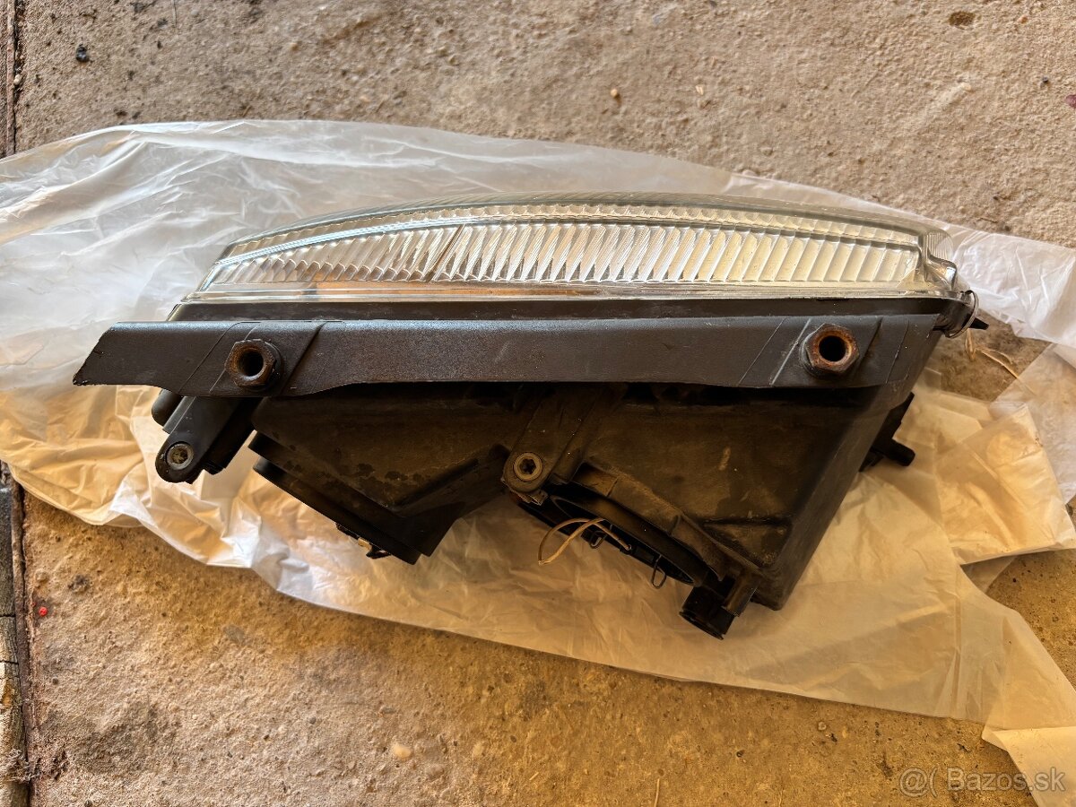 Predné halogénové svetlá VW Passat B5 - 3