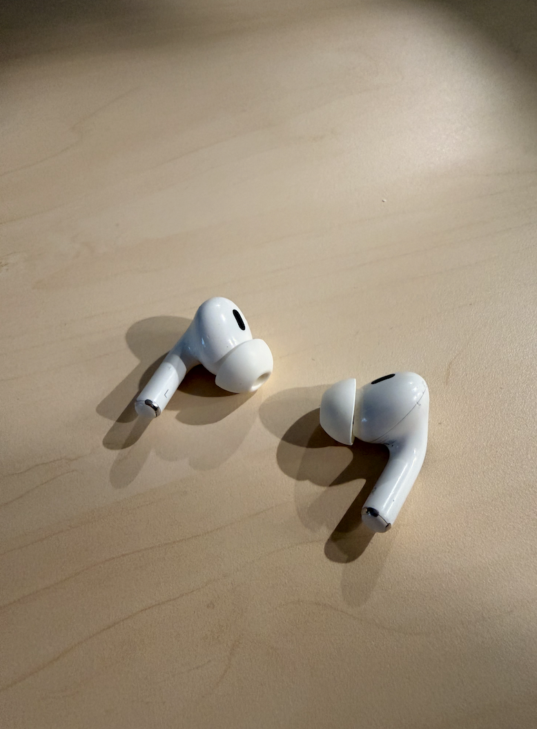 Apple AirPods Pro 2 - 3
