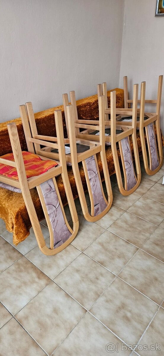 Jedalensky stol so stoličkami - 3