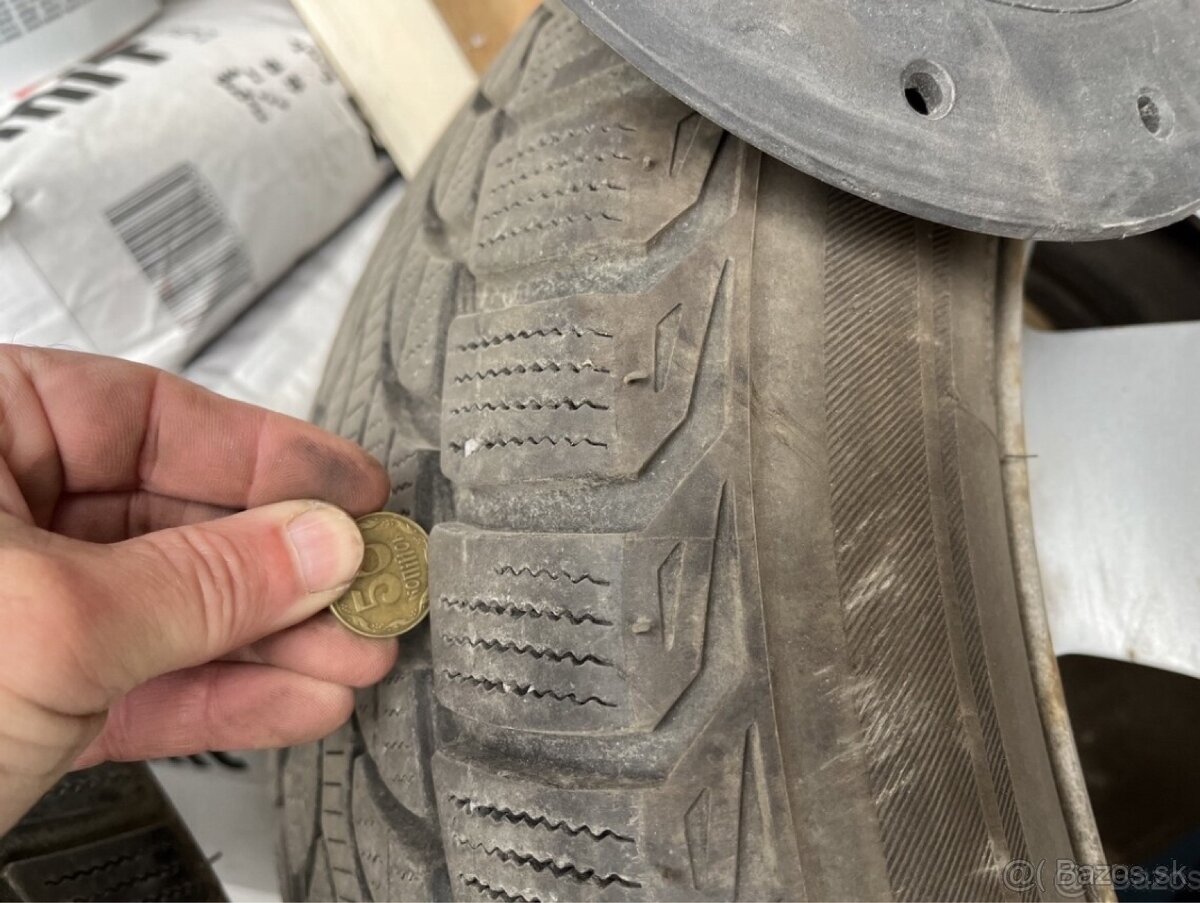 zimne pneu 235/55/R17 a disky - 3