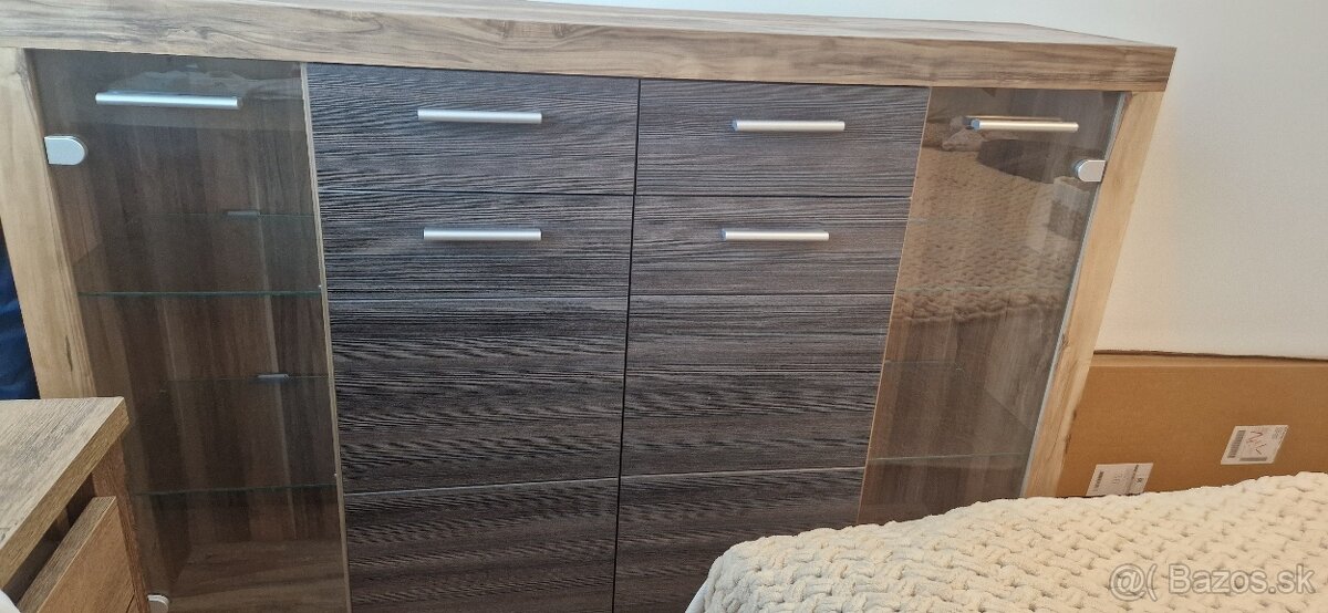 KOMODA , VITRÍNKA - 3