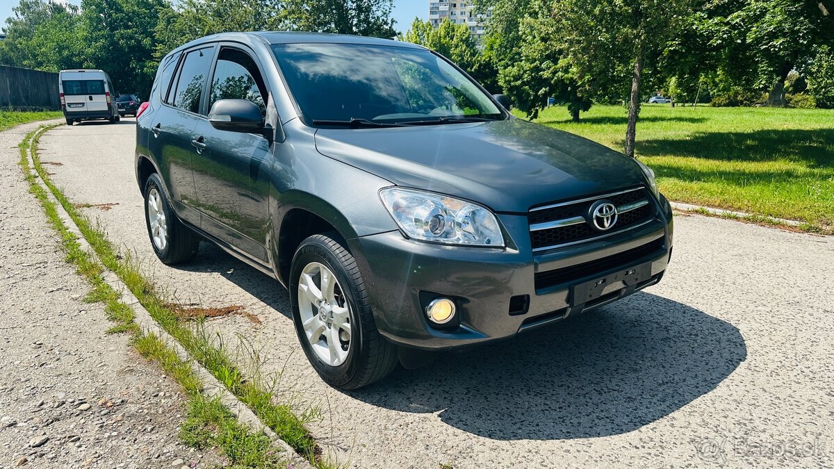 Toyota Rav4 D4-D 4x4 - 3