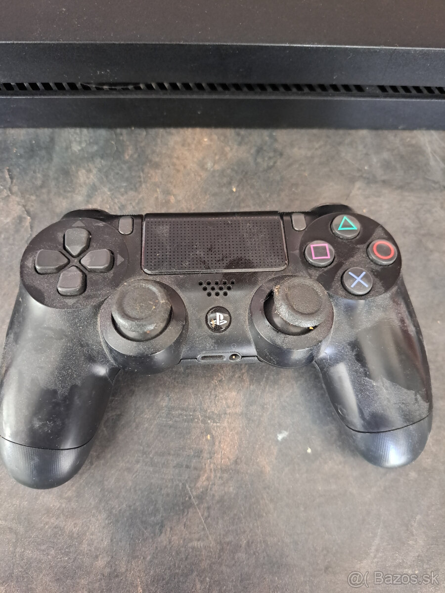 Sony PS4 na súčiastky - nebere CD, joypad vadný - 3