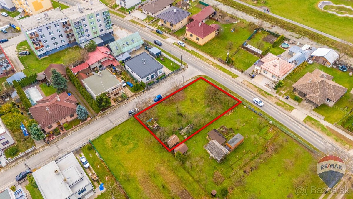 na predaj pozemok Trenčianske Bohuslavice 698m2 - 3