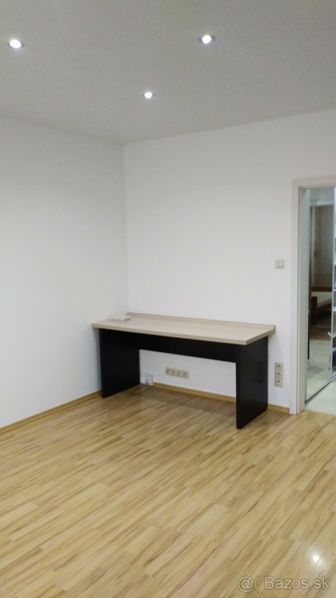Dlhodoby prenajom 3-izbovy byt - 3