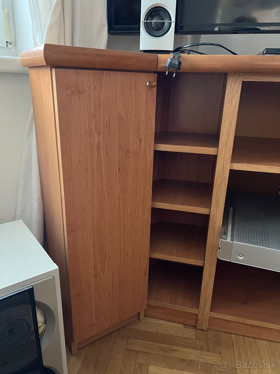 Skriňa pod TV - 3
