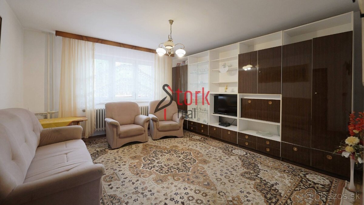 Rezervované - rodinný dom s krásnym pozemkom v obci Zbyňov - 3