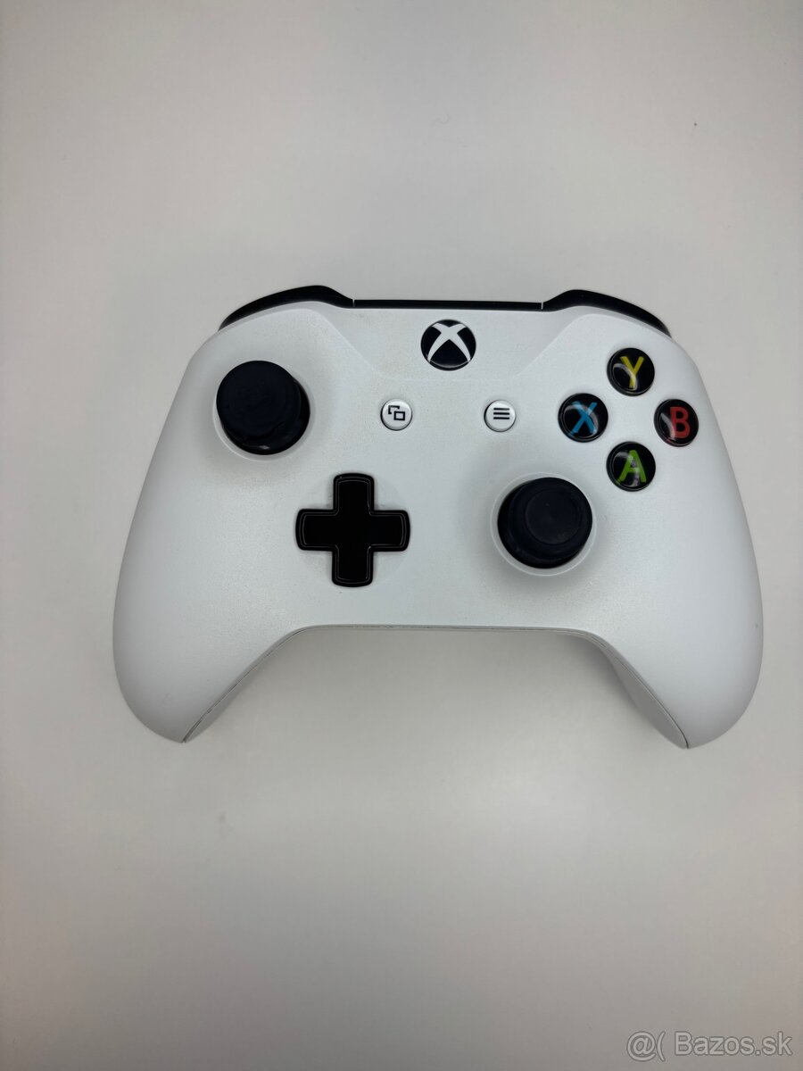 Xbox One S 1TB + 2 ovládače + hry - 3