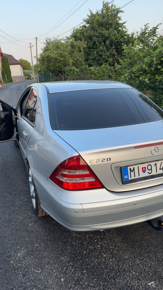 predám Mercedes-Benz C220 - 3